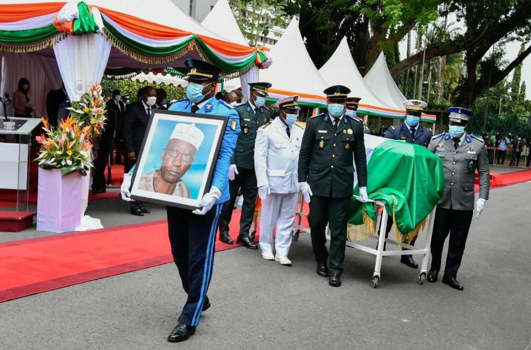primatureci's tweet photo. Obsèques de Seydou Elimane Diarra : la Nation ivoirienne rend hommage à un homme exceptionnel
https://t.co/mKgBIO1txW https://t.co/GZTz6VViVF