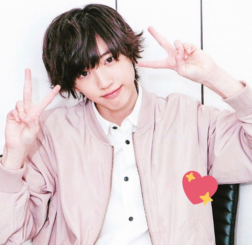 ___s0725's tweet photo. 道枝駿佑くん18歳の誕生日おめでとう〜🎉年を重ねる度にかっこよくなっていく姿を見ることができて幸せです。歌やダンス、ドラマでの演技にも成長が見られて応援していて良かったと心から思います。ど真面目で不器用だけど真っ直ぐなみっちーがだいすきです。これからも応援させてね。ありがとう。 https://t.co/my4vTz6nl7