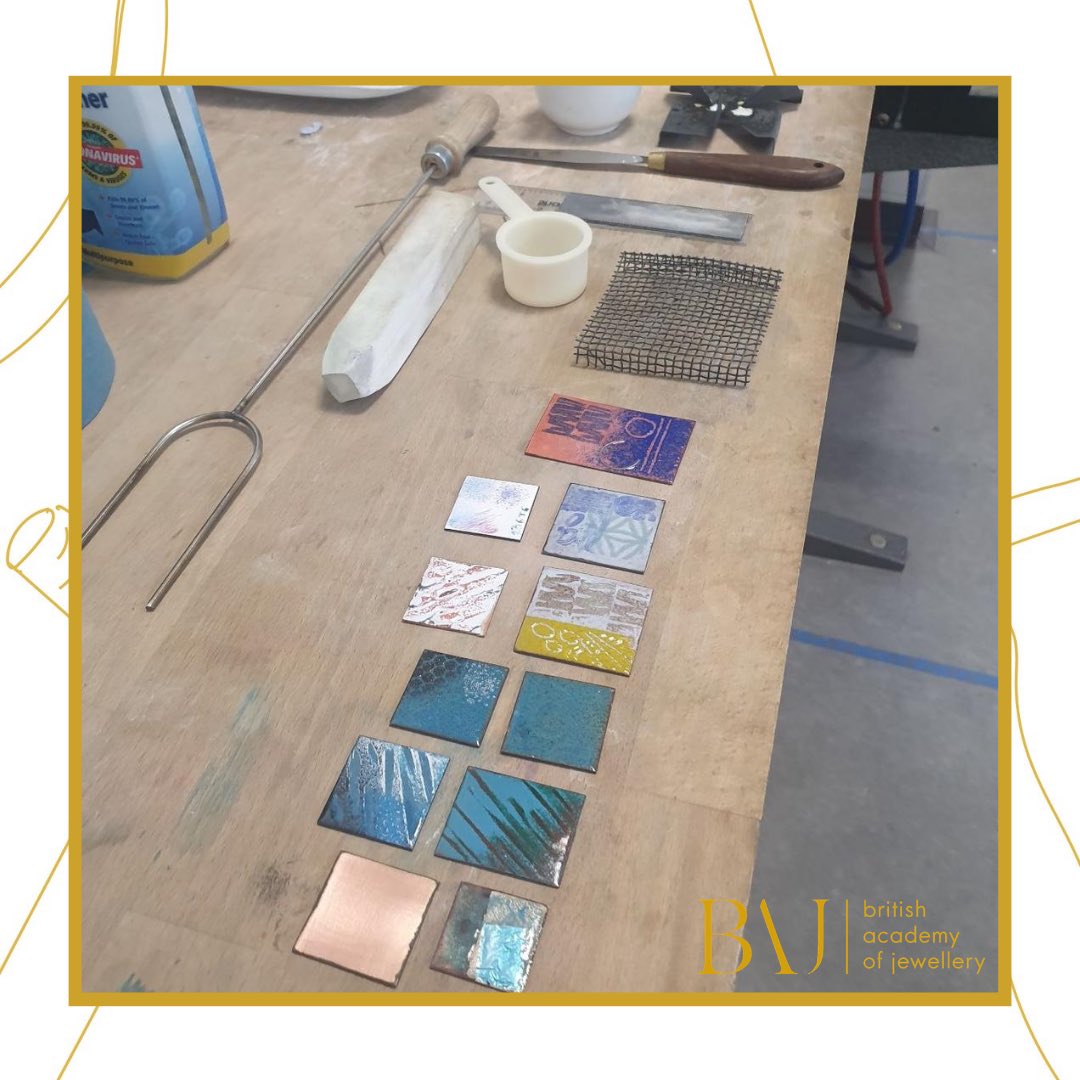 BAJ_UK's tweet photo. 🧑🏭 BAJ BIRMINGHAM: Our BAJ #Birmingham tutor @Jewelleryunique Miranda Sharpe gave Level 3 Jewellery Fundamental #BAJstudents a detailed session on #Enamelling at our @TheAssayOffice campus, covering the history and origins of the technique.
📧 naomi.wilson@baj.ac.uk https://t.co/E2uILMhPZT