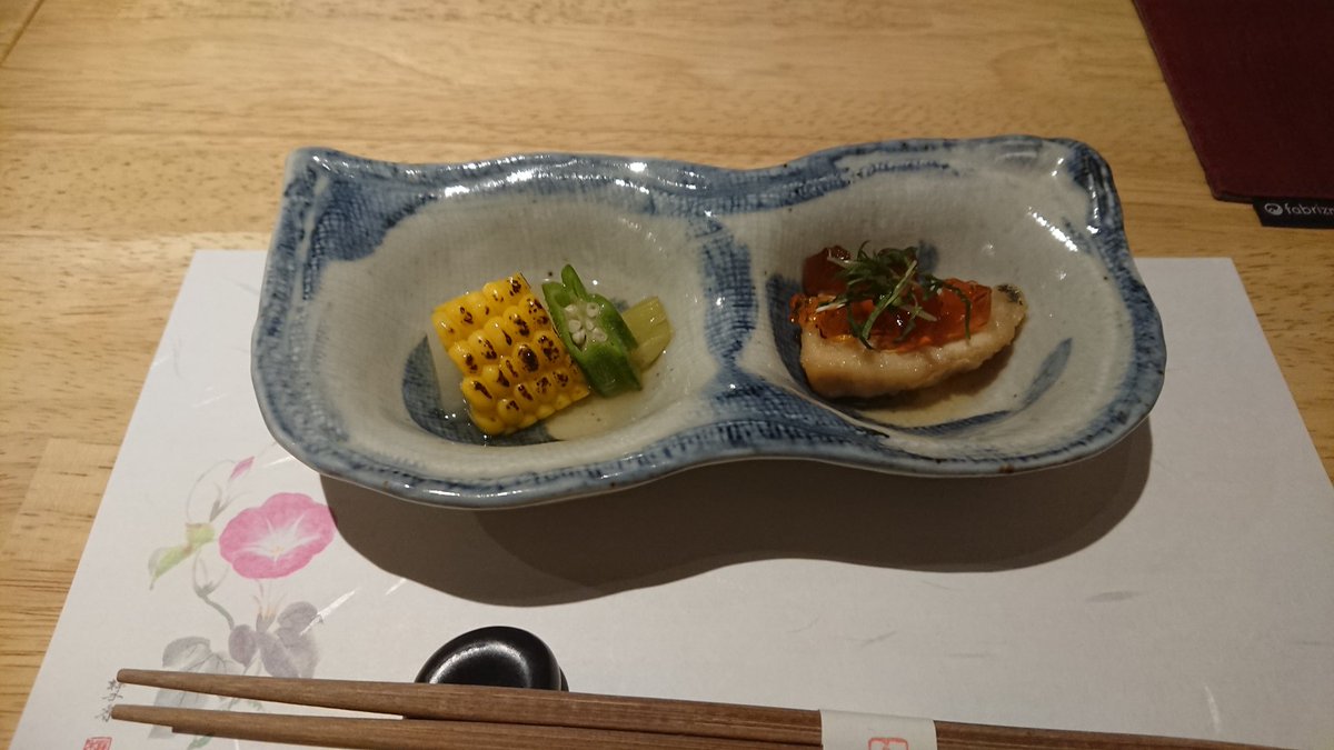jihanki_size's tweet photo. ミカに知って欲しい鰻ご飯1/3
・縞鯵の揚げ浸しポン酢のジュレのせトウモロコシとオクラと蕪の煮浸し
・鰻の麦燻製と、鰻の皮の炙りが入ったインカのめざめのマッシュポテト
・鰻巻きの餡掛け
・骨煎餅
蒸し鰻 https://t.co/2px6Tl38TD