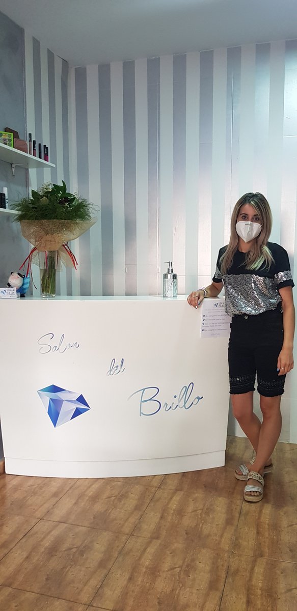 cadejaen's tweet photo. Os presentamos desde el #CADECazorla a Alba Oliver Rubio, joven emprendedora de La Iruela que acaba de abrir un centro de belleza en Burunchel. Una muestra más de que en tiempos de crisis hay que atreverse más que nunca a romper miedos. Enhorabuena al precioso el Salón Del Brillo https://t.co/v7DIBj6YDn