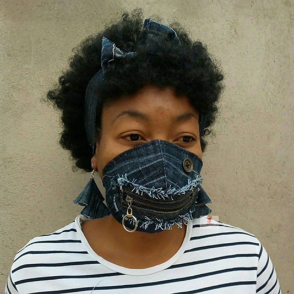 RudoOrpah's tweet photo. Stay safe covid is real.
Denim mask by: Rudo Orpah Designs.

#maskupzimbabwe #kickoutcovid #econetzimbabwe https://t.co/aSW8VpYqt1