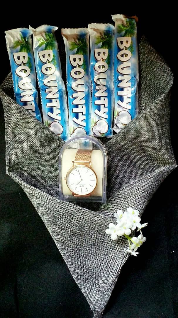 Lavender_Gifts_'s tweet photo. الليله عاملين سحب على شوكلت وساعات و منكير وحاجاات زابطة 😍💜 والسحب من الريتويت
بالتوفيق 😍 https://t.co/QKQCyOXVDg
