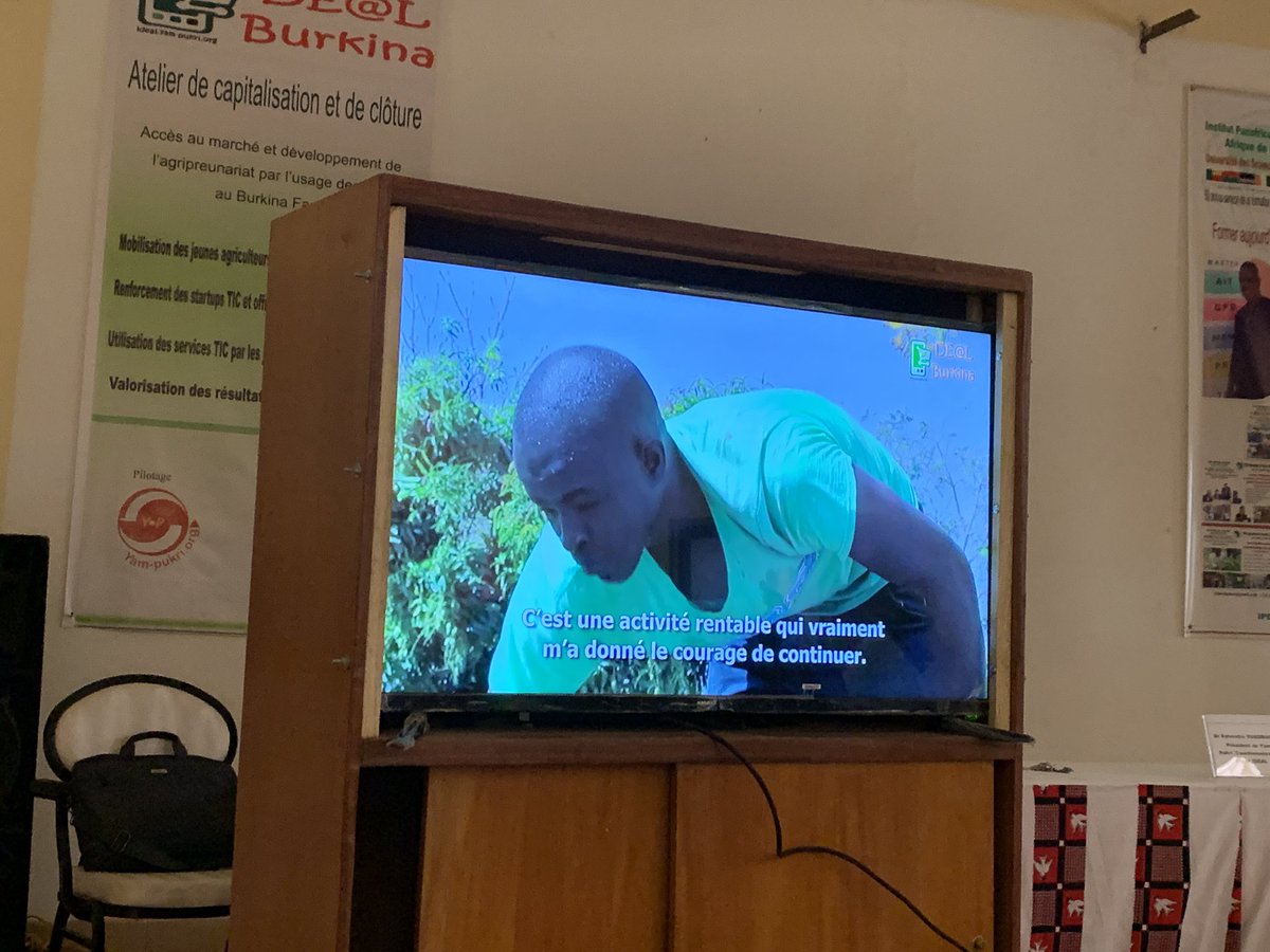 AgribusinessTV's tweet photo. Projection de quelques vidéos portraits des entrepreneurs agricoles qui ont bénéficié du projet @IDEALBurkina 

#iDEALBurkina #CTAlegacy #Lwili https://t.co/X7cjUGs3L9