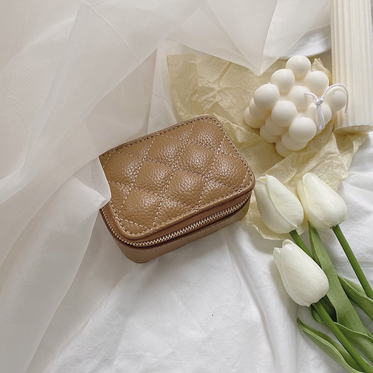 Mery Twitter પર リップ 目薬 薬 サプリ 鍵 等カバンの中で見失いがちなアイテムはこのポーチにin 手のひらサイズのコンパクトさながら たくさん収納できるポーチを手に入れて Meryshop マルチケース リップケース T Co Kljy1vvrpc T Co