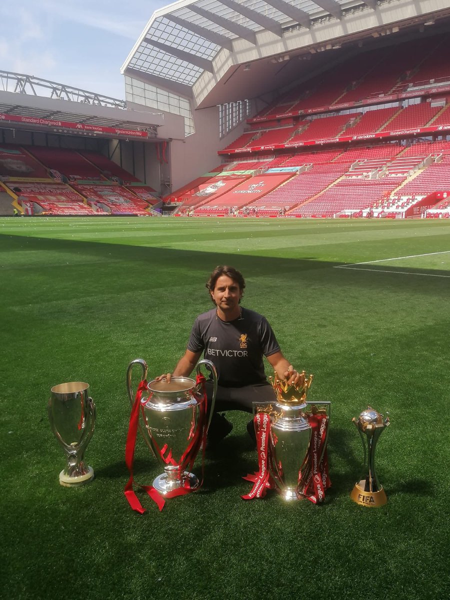 jaywillo99's tweet image. A little picture with the fellas on the hallowed turf 🏆