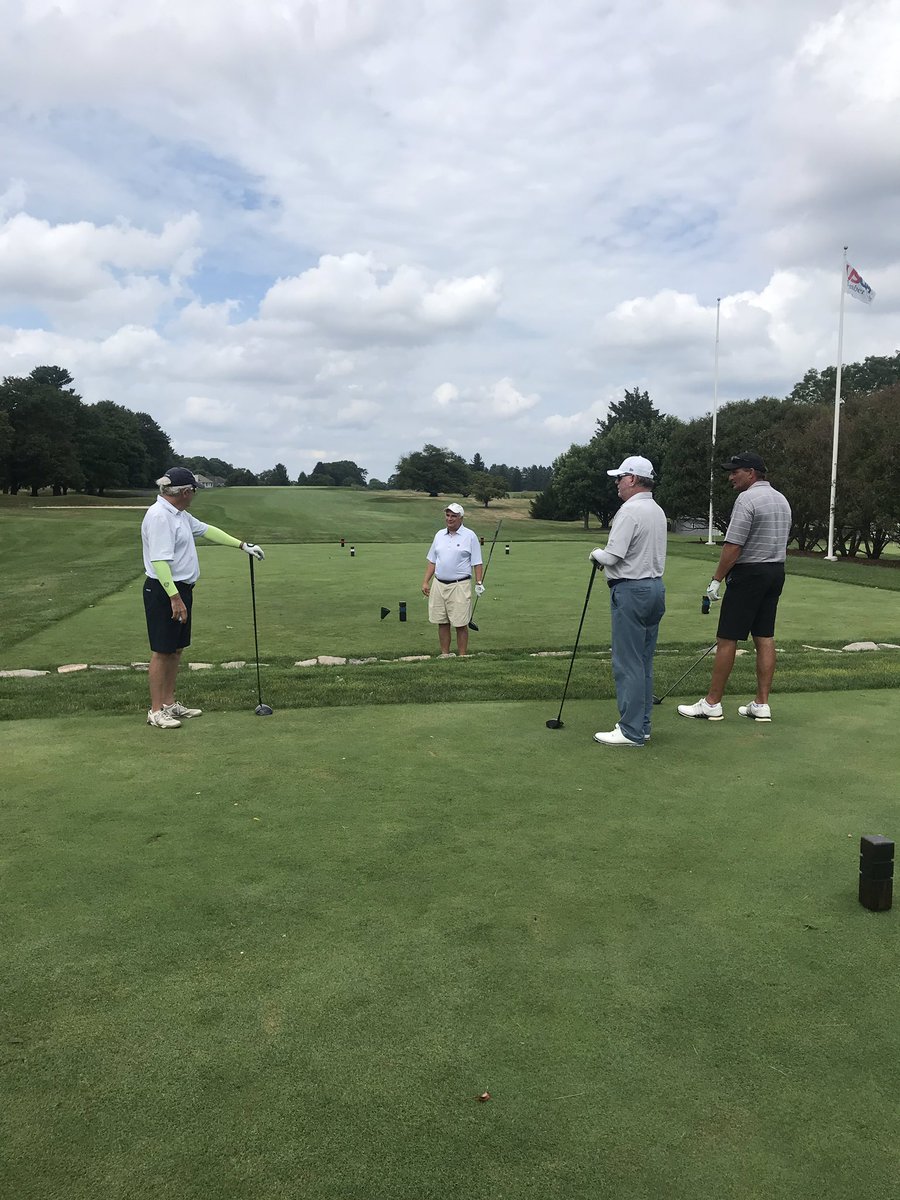 CarolynMAndrews's tweet photo. Hope golf is in your plans for the weekend! @forsgatecc #NJGolf #CountryClub #Banks #friendship #Forsgate #golflife @chrisrdc @henrycarlyle https://t.co/B7Em6aphjZ