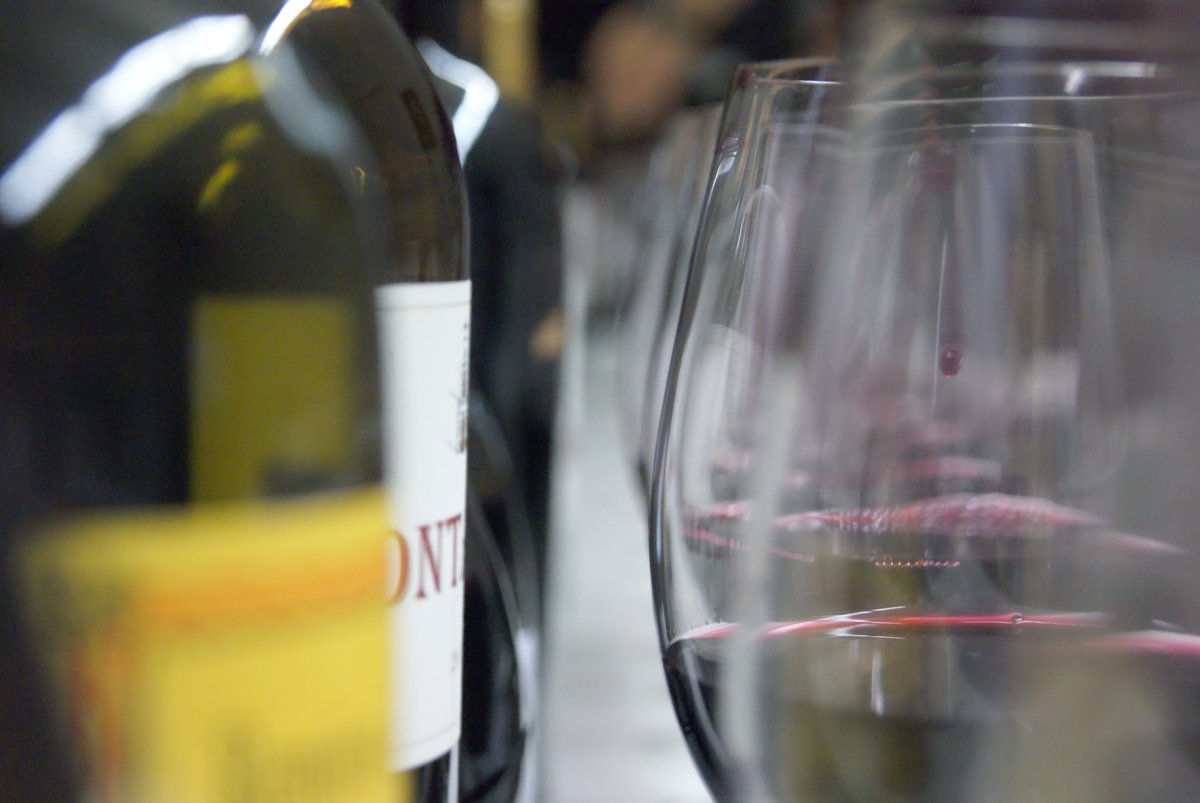 guiapenin's tweet photo. Ahí van algunas fotos de la #Recata de la semana pasada. Uno de los momentos más esperados por los catadores y con el que cada año descubrimos los #vinos que ocupan el podio.
👉 Guía Peñín 2021: https://t.co/f43ruV9EAU https://t.co/iKtijumBm3