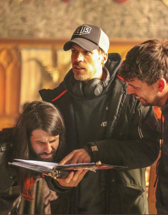 InTheWordsOf_CM's tweet image. New: Video interview with Film Director/Producer/Writer @GilesAlderson talks film advice, #ARTHURMERLIN, @filmmakerspod &amp;amp; @TheDareMovie 

youtu.be/t5zGO37ydP4 

@SignatureEntUK @LucindaRhodes @35mmDoP @PICPERFLTD @richardbrake @Kris_Johnson1