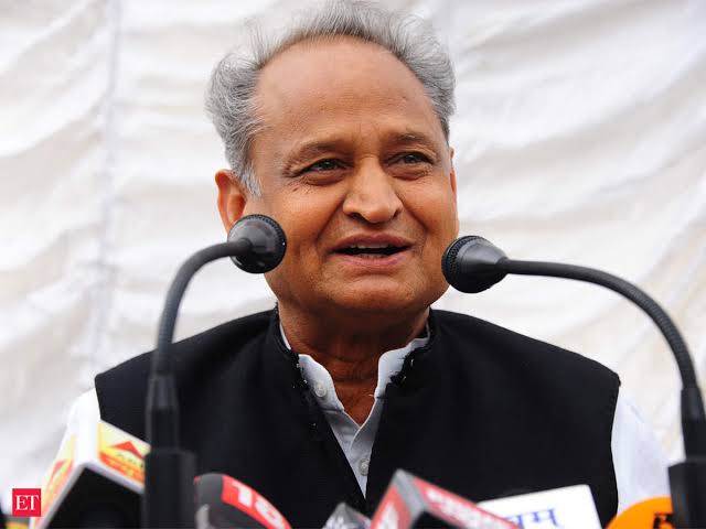 himansh83929134's tweet photo. #युवासाथहै_गहलोतजी_थैंक्यू
@ashokgehlot51 जी नवचयनित कृषि पर्यवेक्षक और सभी बेरोजगार आपके साथ हमेशा खड़े थे और खड़े रहेंगे। बस हमे रोजगार की आवश्यकता है वो जननायक जी आप पूरी करो। 
@RajCMO 
@KatariaLalchand https://t.co/EhrIRcIrQ6