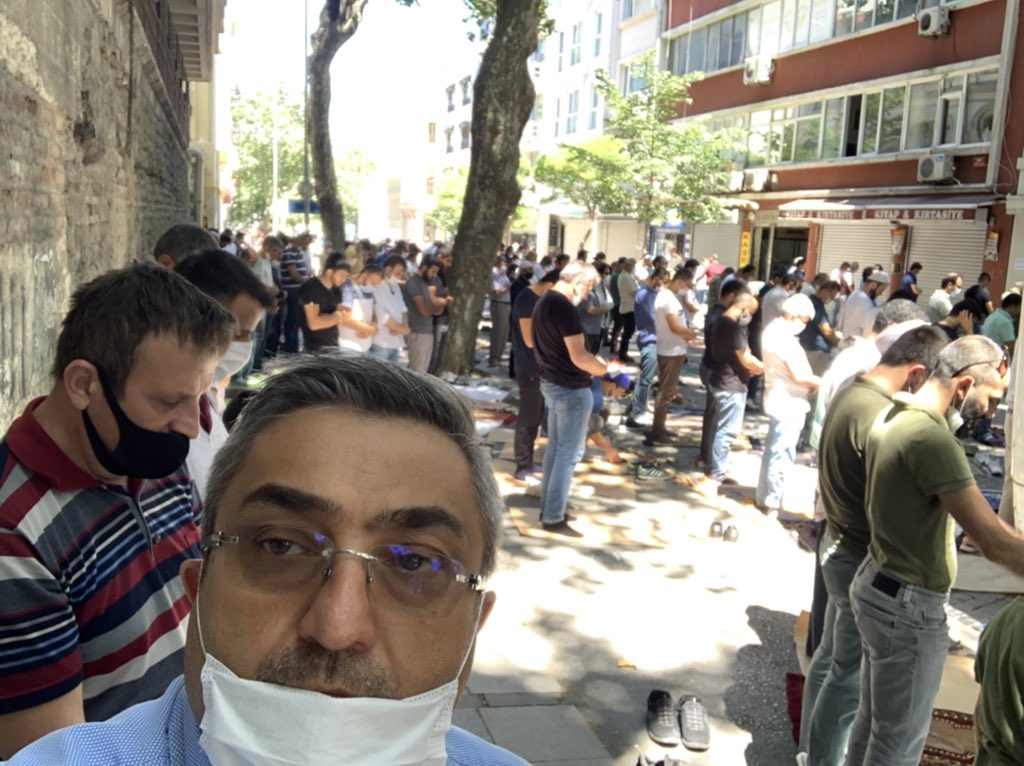 veyselekmen's tweet photo. Bügün 24 Temmuz.
86 yıllık  bir hasretin vuslatı.
Millet vicdanının kabul etmediği, “İngiliz Baskısı ile yapılan Uygulamaların”bir tanesinin daha kaldırılması
Ayasofya-i Kebir Cami-i Şerifi’nin açılışına şahitlik edip, namazımızı kılmak için ara sokaklarda da olsa yer bulabildik. https://t.co/Tln1meRIfF