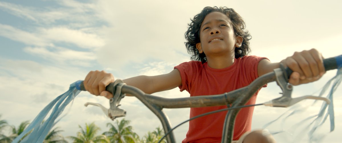 MoviesMatter's tweet photo. 🇸🇷 De Surinaamse bioscoophit #Wiren is nu op Netflix te zien!

Wiren is doof. Wanneer zijn aanmelding bij de universiteit wordt afgewezen, realiseert hij zich dat dove mensen niet dezelfde rechten en kansen genieten als horende mensen. Hij besluit gerechtigheid te zoeken. https://t.co/7HxtIjjjQm
