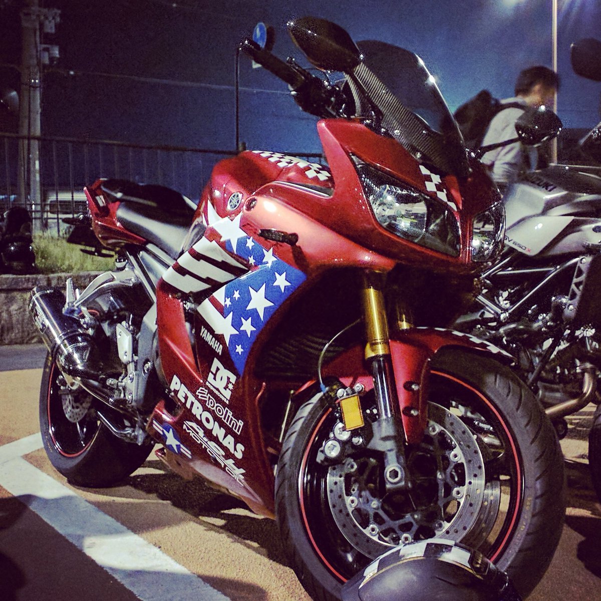 a_k1003's tweet photo. #YAMAHA 
#YAMAHA最後の5バルブ 
#FZオーナーはリツイートしてくれるらしい
#アメリカ〜ん https://t.co/BYonbDp4b4