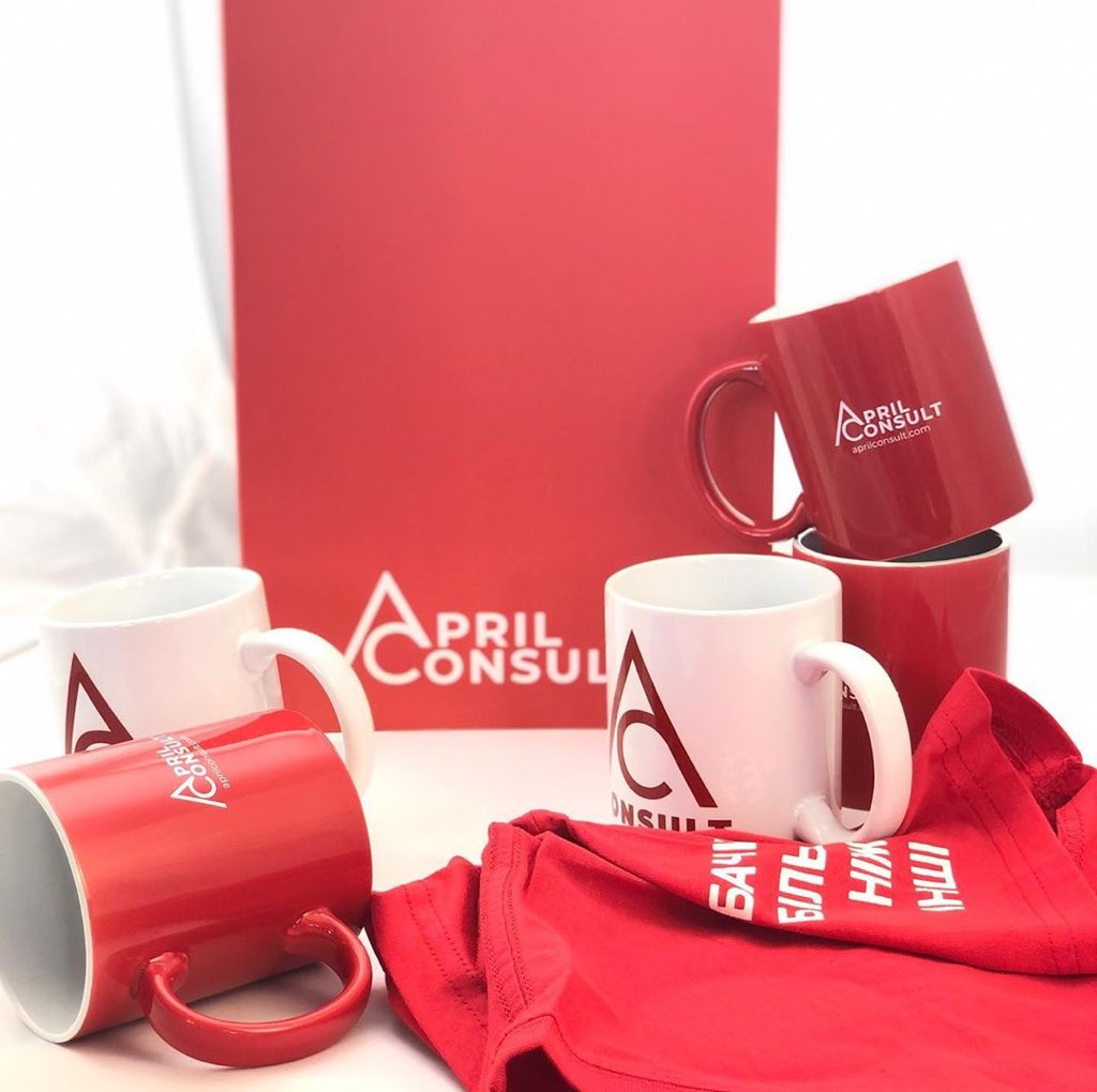 MiniZavod's tweet image. Червоне то любов ❤️ 
Особлива любов - футболка - Друк фарбою, що світиться в темряві 🧨 - друге фото ✨