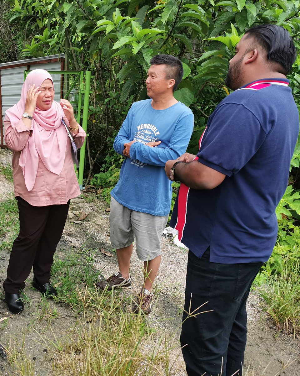 PertanianKinta's tweet photo. 24hb. Julai, 2020 | Jumaat
Lawatan Kerja Pengarah Pertanian Negeri Perak ke Daerah Kinta/Kampar
Lokasi : Kg. Gunung Panjang
Projek Kluster Rambutan
Usahawan : Ng Kok Yao, Ng Kok Chiao
APT : FAZA ISMIR BIN FAHMI 
@myDOA_Perak
@siree_sankaran https://t.co/2eUmV4dSpY