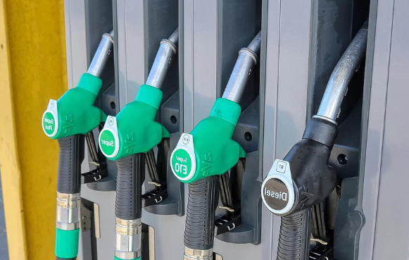ThisisiRadio's tweet photo. Applegreen outlets are offering fuel at insane €0.247c per litre today:

https://t.co/whrLcG0l86 https://t.co/bStdX5Hk5c