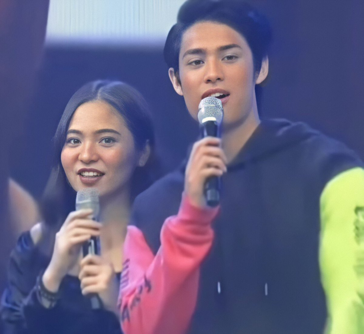 SharDonOfficial's tweet photo. Donny and Sharlene : hayan na naman ang sdf , WALANG PRENO talaga yang mga yan. https://t.co/h5J45M2i9T