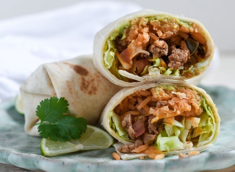 FitFoundMe's tweet photo. Quick, easy, and oh so delicious! This would be perfect for a weekly meal prep! Healthy Mexican Burritos with Mexican Red Rice https://t.co/nhYI8Y8E9m via @FitFoundMe https://t.co/abnh8eLcVn