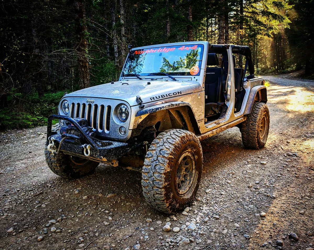 Legendary1941's tweet photo. Happy Friday! #legendary1941 #jeeplife @wve1022 @Shelli69jeeper @SolarTJChick @XBullofficial @JeepsGreen @TopJeepers @ReturnCheck @rpx53 @agocs_jodi @steelecreations @7026saki #jeep #UnitedWeWheel @Kirby98tj @ItsaJeepWorld @JeepKrewe @KrawlAmerica 
📸 (bs_crud_crew) on Instagram https://t.co/yiKepxcxWn