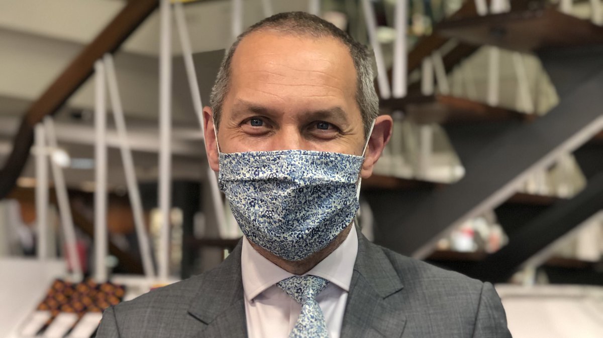 CoesStores's tweet image. With face-coverings mandatory in our stores from today, we want to ensure that you feel safe and comfortable whilst visiting us, so our staff will be wearing them when assisting you in-store too🙌 

#meetourstaff #coesstyle #suffolk
#facecovering #cottonmasks #pleatedmask