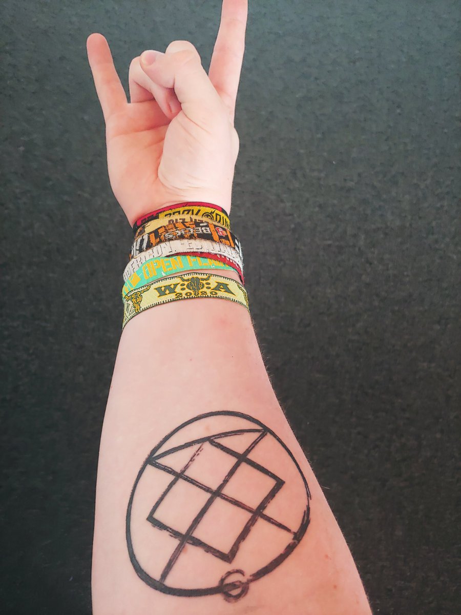 Jonny_FW's tweet photo. A few days ago i got my first tattoo and it's of course in honour of one of my fav bands @burytomorrow @DanBuryTomorrow Because they're such nice, down-to-earth people. Thanks a lot guys and especially for the awesome music. The new album is fucking great! See you next year!  \m/ https://t.co/3TuA8DODGw