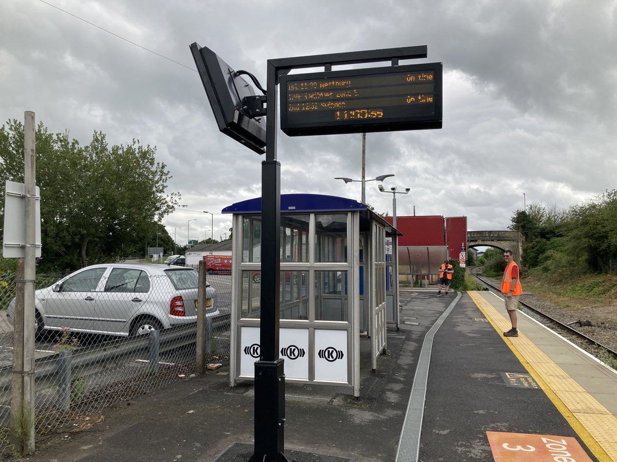 chairTransWilts's tweet photo. Another big milestone reached at Melksham Station today as GWR complete the installation of the platform destination indicators. All part of the improvements being delivered under the Masterplan. https://t.co/pYVkwdwZOd