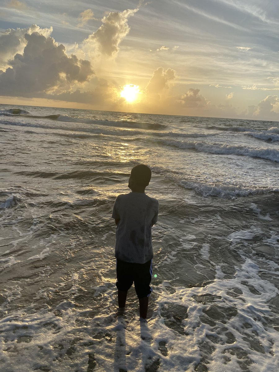PrincipalRIE's tweet photo. He tracks the time of each sunrise with such enthusiasm that today I made his wish to watch the sunrise on the horizon a reality. #Socialdistancing  #Myweatherman #Hemisseshisfriends #Heissmiling #maskon #Beautiful #Nature https://t.co/U3nSNWh8Uw