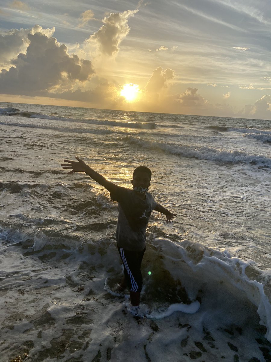PrincipalRIE's tweet photo. He tracks the time of each sunrise with such enthusiasm that today I made his wish to watch the sunrise on the horizon a reality. #Socialdistancing  #Myweatherman #Hemisseshisfriends #Heissmiling #maskon #Beautiful #Nature https://t.co/U3nSNWh8Uw