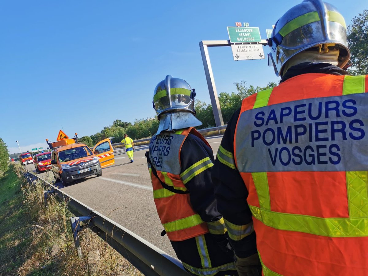 SDIS88's tweet photo. Parce qu'on a de plus beaux souvenirs de vacances à vous offrir dans les #Vosges...
Prudence sur la route 🛣️🚙#DirEst #samu88 #vacances #été #a31 #voierapide #rn57 #rn59 #rn66 #rn420 https://t.co/QerJ3D1O4Y
