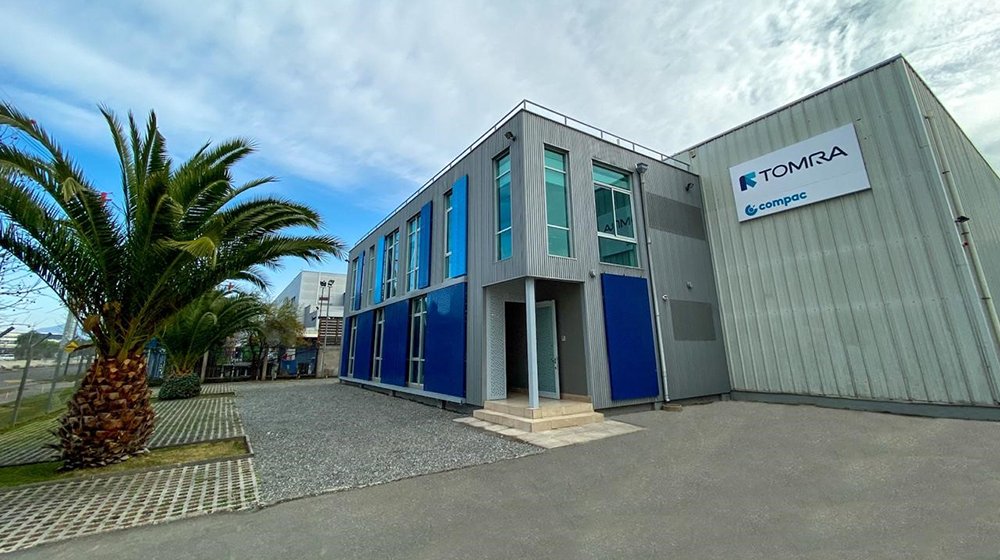 TOMRAFood's tweet photo. We are proud to add #localjobs at our new Regional #HQ in Chile, and with so much of the #globalfoodmarket relying on products from Latin America, we can better support our customers in the area.

👇Read the whole story here!! 👇
https://t.co/RvZAsELQTE
🍊🍒🍎🥔🥑🌾🍑🍐🍓🥗 https://t.co/vDayE91oB3