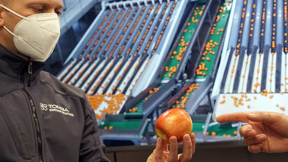 TOMRAFood's tweet photo. We are proud to add #localjobs at our new Regional #HQ in Chile, and with so much of the #globalfoodmarket relying on products from Latin America, we can better support our customers in the area.

👇Read the whole story here!! 👇
https://t.co/RvZAsELQTE
🍊🍒🍎🥔🥑🌾🍑🍐🍓🥗 https://t.co/vDayE91oB3