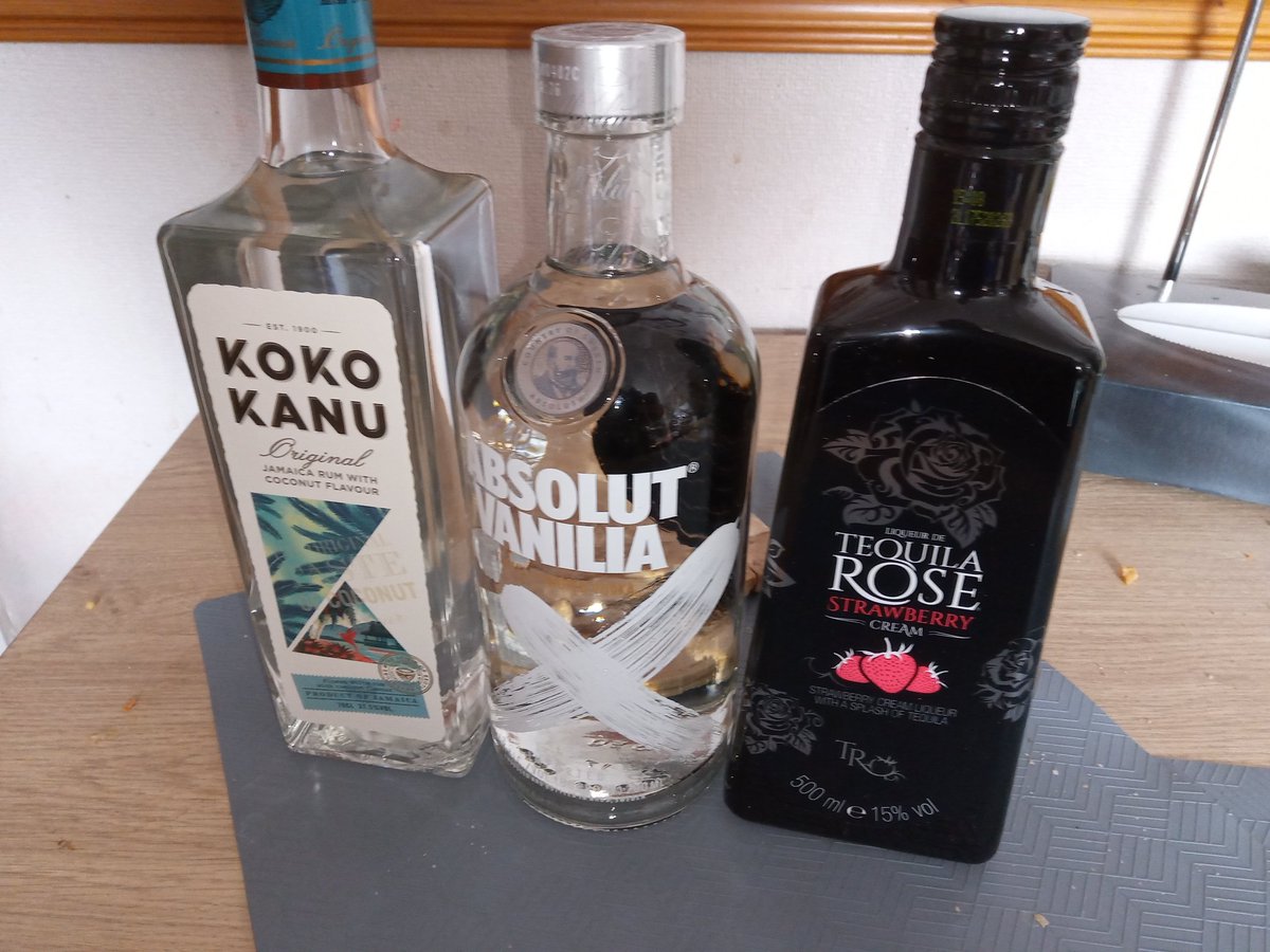 d20_highroller's tweet photo. 100 points to whoever can guess my next #CraftCheck video. https://t.co/LPqsBw41cU