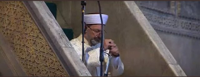 Ayasofya’daki ilk cuma namazında Atatürk’e üstü kapalı lanet okuyan Diyanet İşleri Başkanı, Atatürk vatanı kurtarmasaydı hutbe okuyacak cami bulamazdın! Atatürk olmasaydı Ayasofya bugün kilise olacaktı!