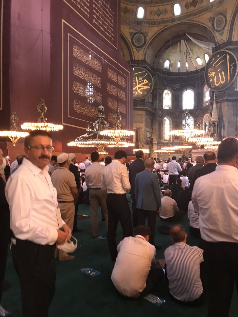 av_ahmetahi's tweet photo. Rabbim Ayasofya’nın 
yeniden ibadete açıldığı, ilk cuma namazının kılındığı bu tarihi günü yaşamayı bizlere nasip etti.  Ne kadar şükretsek azdır. #AyasofyaCamii #AyasofyaiKebirCamiiSerifi #AyasofyadaİlkCuma #AyasofyadaCumaNamazı #Ayasofya https://t.co/4zht21kNuF