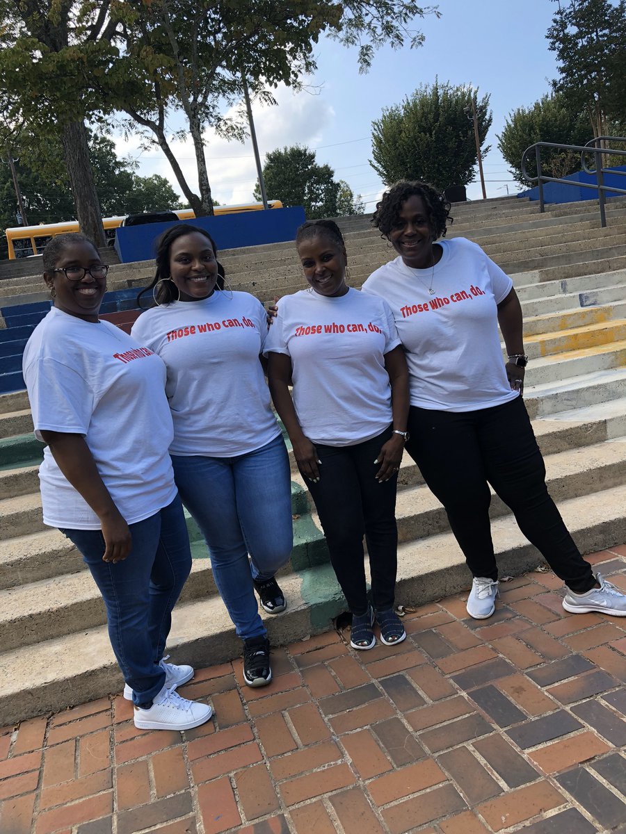 MrsRosalesTHES's tweet photo. I am inspired by my awesome team!!! We cry together, we pray together, and we put it down in the classroom together❤️ @Thomasville_HES. #TeamOnTop #ChoosePurpose #ChooseTHES https://t.co/VM6QBrBWDv