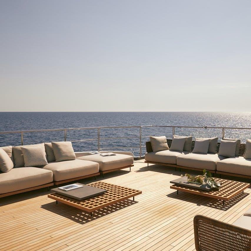 puntamagazine's tweet photo. Luxury Yachts: Benetti Diamond 145 - The perfect marriage of tradition and innovation.
#benettiyachts #diamond145 #class #timeless #madeinitaly #thebenettiway #luxuryyachts #gigayachts #yachtdesign #megayachts #luxurylifestyle #superyachts #motoryachts #luxury #puntamagazine https://t.co/xgGh6072Yg