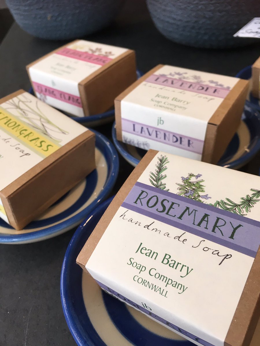 #madeincornwall soap dishes and #handmade #soap from The Jean Barry Soap Company #giftset just £11.99 #buylocal