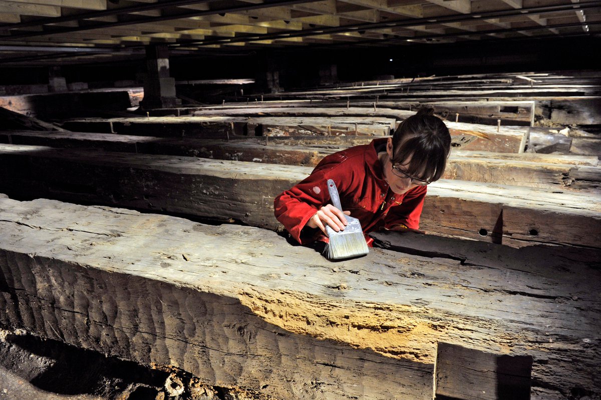 DockyardChatham's tweet photo. @YorkshireMuseum Our #StarObject has to be our ship beneath the floor.
The timbers were discovered during building work in 1995. They were found to be from #HMSNamur, built at Chatham in 1750. But how did they get there?
Now on display in our spine-tingling #CommandoftheOceans gallery. https://t.co/UK54yJkyDa