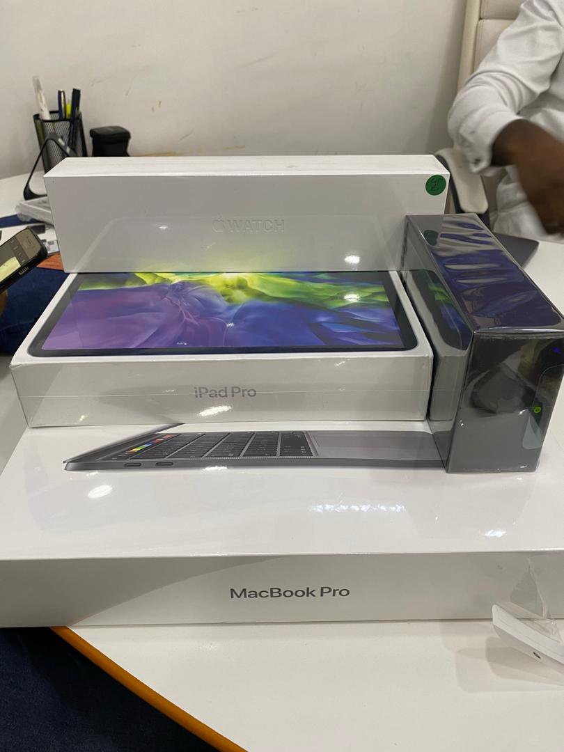 I just bought an iPad and iPhone and MackBook Pro and Apple Watch after 10yrs loyalty to Samsung. #PeerPressure 😭😭😭😭😭