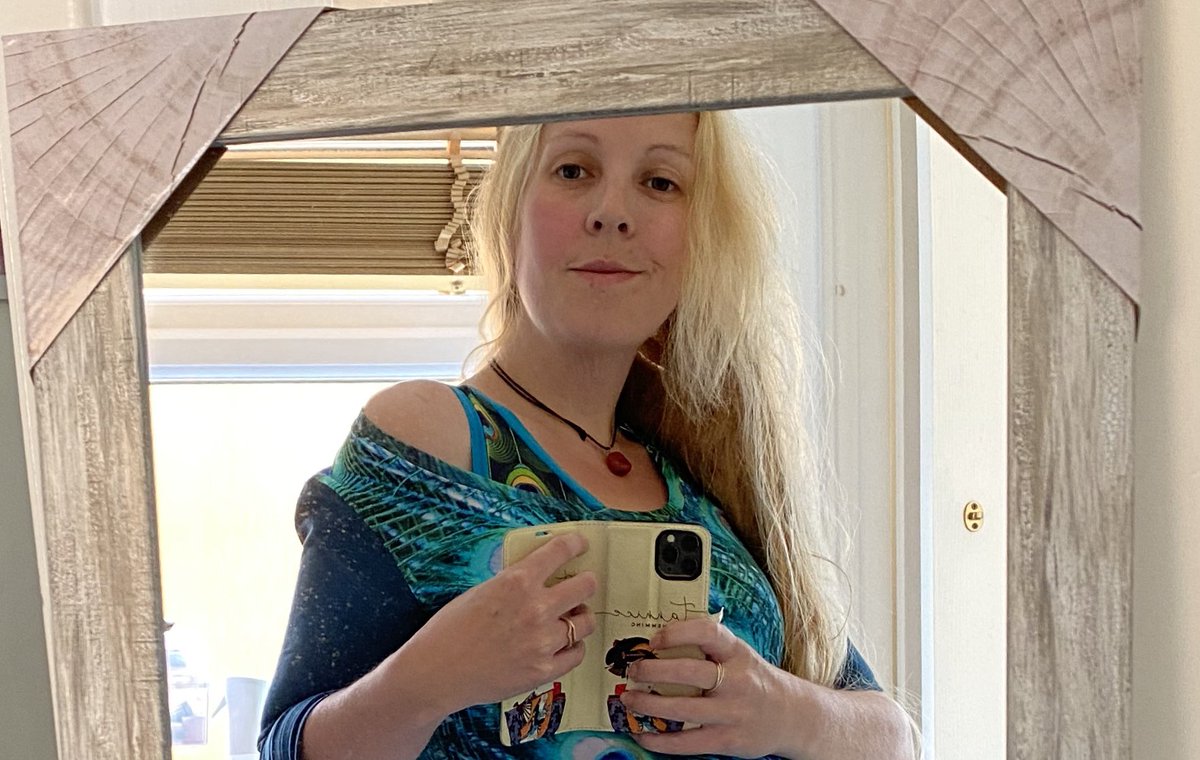 Tannice_'s tweet photo. @DeathBoy Don’t tell my husband I’m flashing my bra but I had a matching #molkeflash on too! The dress and bra both by @molke_uk - think feeling v confident in my peacock awesomeness really added to my meeting #cryptic 🦚 https://t.co/ZiVrkJbTFx