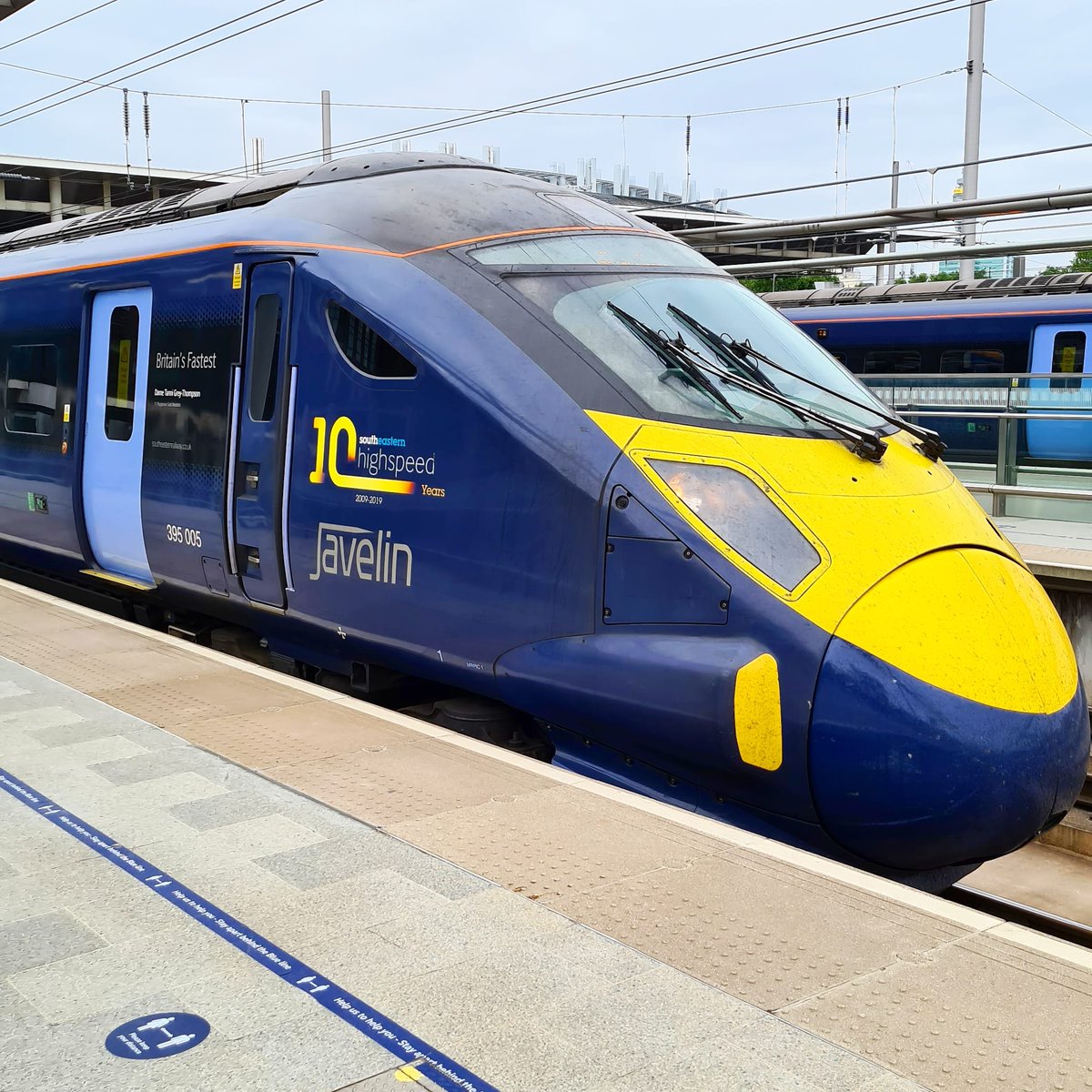 flightsandtimes's tweet image. Today I'm visiting the Kent town of Dover and this class 395 'Javelin' was my ride to the coast. Named after Paralympian Tanni Grey-Thompson, it reached speeds of 140mph on our way south
.
.
#Class395 #Javelin #tannigreythompson  #Southeastern