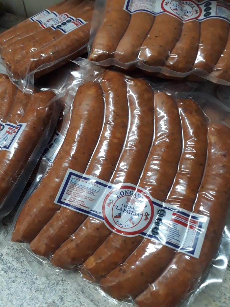 Saboresdelsur4's tweet photo. Hola! Abrí esta Cta. Twitter para que conozcan un empredimiento familiar. #LonganizadeChillan !! Para la #Vregion +56997261523 y para #Santiago +56940771633 entrega solo Metro #UniversidadCatolica y #MetroTobalaba Muchas gracias toda la buena honda y porfa un #retweet #RT https://t.co/eUSFDx85wn