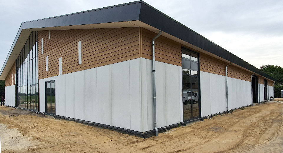 RBplusGroep's tweet photo. In opdracht van #Bouwcenter Nelemans Etten-Leur heeft Preficon Europe #AESTUVER gevelpanelen met betonlook van het merk van #Fermacell voor dit werk geleverd. Aannemer #VanderVen uit Brakel is verantwoordelijk voor uitvoering van deze mooie proefboerderij. https://t.co/2NnGknQAp0