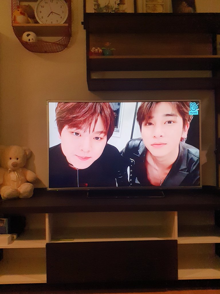 mayki_SJ's tweet photo. เป็นvliveที่ดูบ่อยที่สุดและชอบมากชอบเวลาน้องพูดภาษาอังกฤษเย่อะๆพรุ่งนี้จะได้ดูvliveใหม่ซั้กทีทำไมฉันรู้สึกตื่นเต้นคิดถึงจริงๆ
#남도현 #NUMDOHYON #นัมโดฮยอน #DOHYON https://t.co/qoPXAHu9Fp