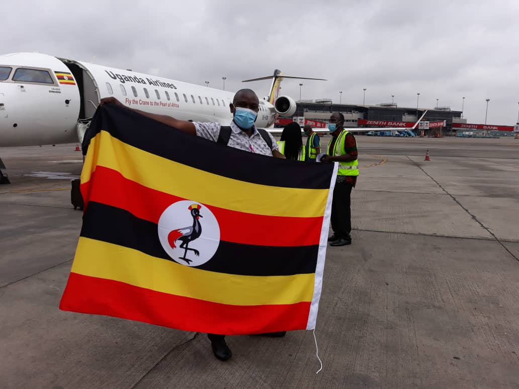 UgandaMFA's tweet photo. @UGHighComNIG Amb. @NelsonOcheger & staff saw off πΊπ¬ns at Murtala Muhammed Int'l Airport Lagos,#Nigeria. The @UG_Airlines plane which will make stopvers in Accra, Abidjan, Duala to pick up stranded nationals in the West #Africa region arrives today.
#MOFAdelivers #RepatriationUG https://t.co/XfCOl0PWSn
