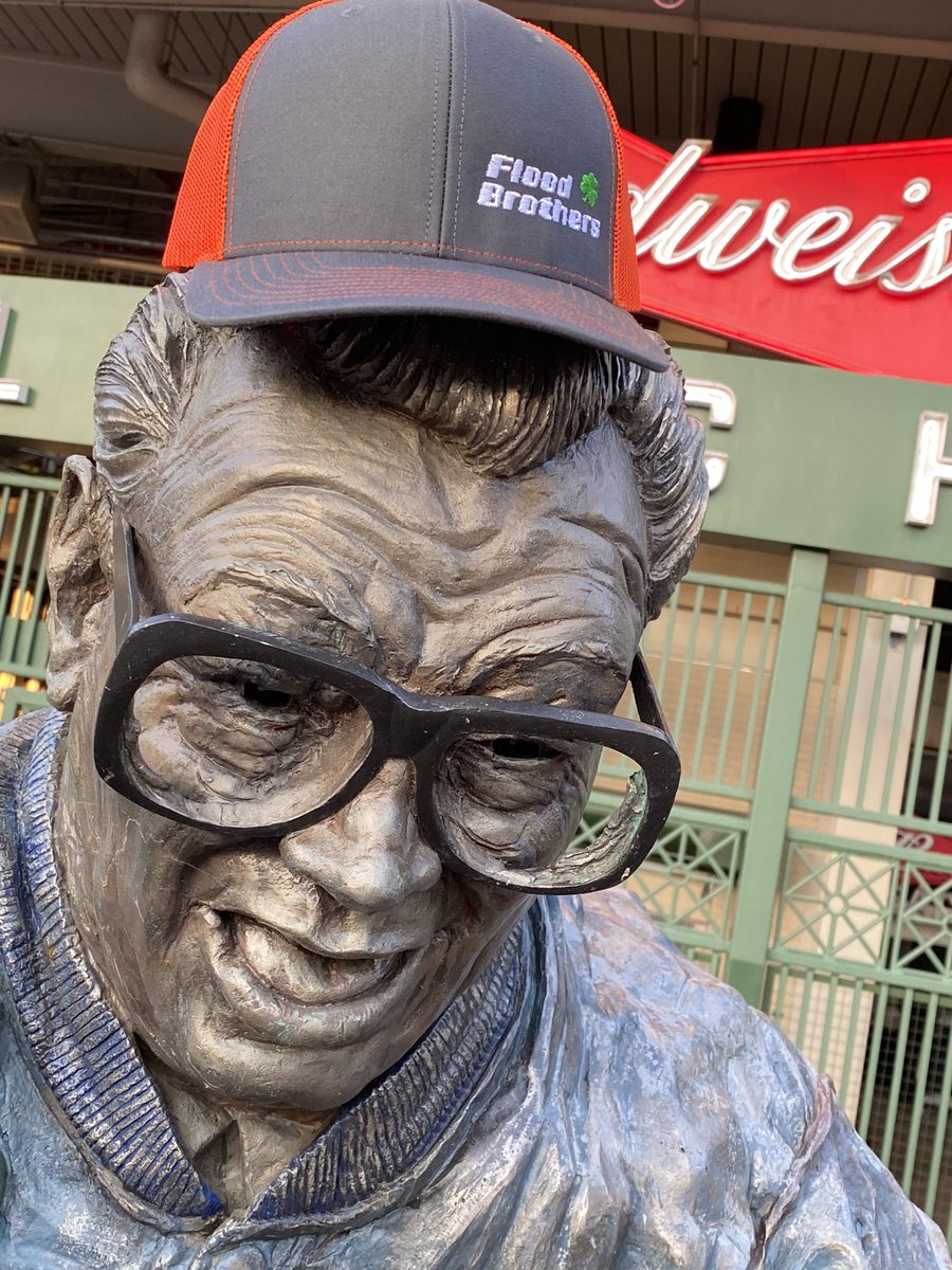 FloodBroChicago's tweet photo. It’s a beautiful day for baseball in Chicago. Welcome back @whitesox and @Cubs #FloodBrothersDisposal #WhiteSox #Cubs #Harry #Konerko https://t.co/U8NyYsoIZJ