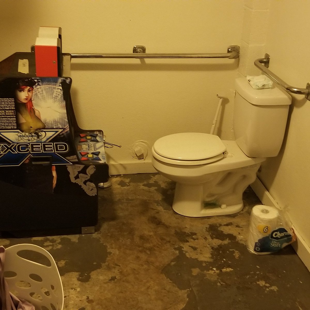 ffoqboss's tweet photo. The legit way to shit on Pump competition. #pumpitup #pumpitupxx20th #AMMafia https://t.co/KLTD2swjKr