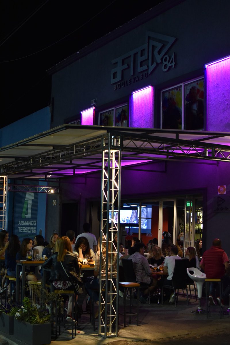 arrancamos con esta nueva idea ; buena comida; deportes ; música ,tragos  amigos ,un poco de shopping ; en fin; una tienda  deportiva dentro del complejo  AFTER84
 en Pergamino.    seguimos en instagram @casadedeportes. O casadedeportes.com.ar