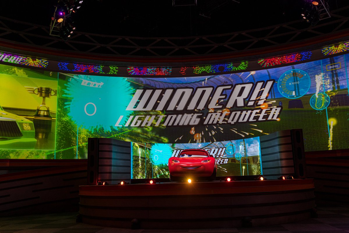 easywdw's tweet photo. if you're wondering if it's awkward being the only person in lightning mcqueen's racing academy with six cast members looking on the answer is yes https://t.co/9fY62MNkRf