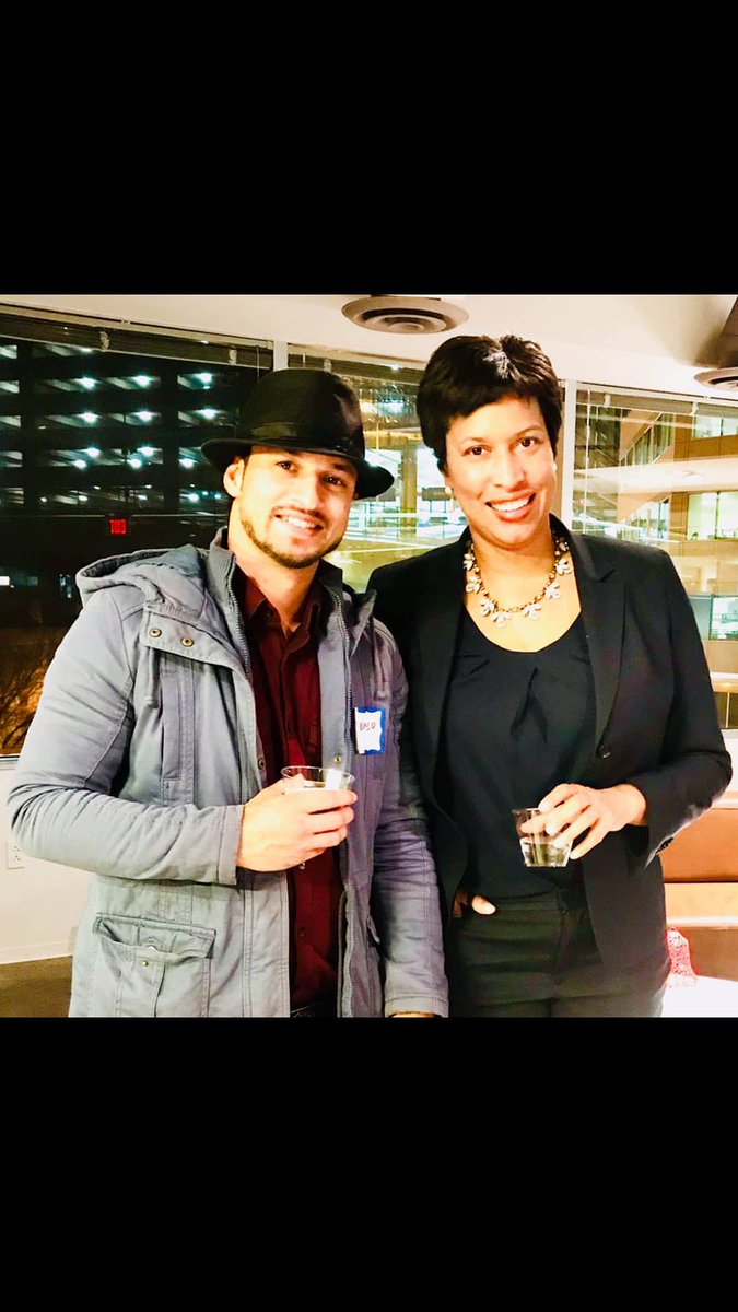 MRoneo's tweet photo. @MayorBowser -Honourable mayor  I need to contact with you in person , please advise me on how to reach out to you in the shortest time. And Allow me the fastest way to speak to you for Just 15mins on Overcoming the whole Covid19 pandemic situation, more.. https://t.co/qz5mdRfGh6 https://t.co/FvENyJIlLu